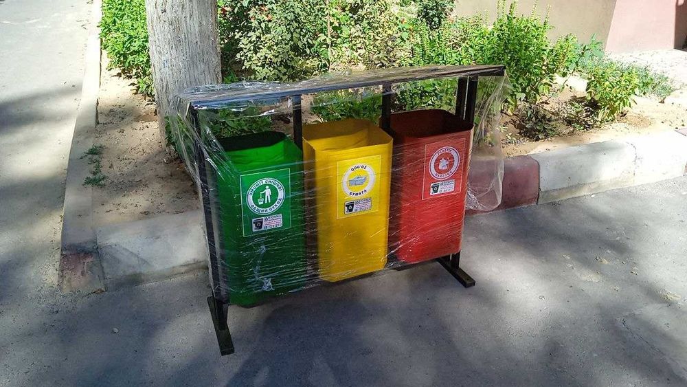 Урна мусорная тройная металлическая