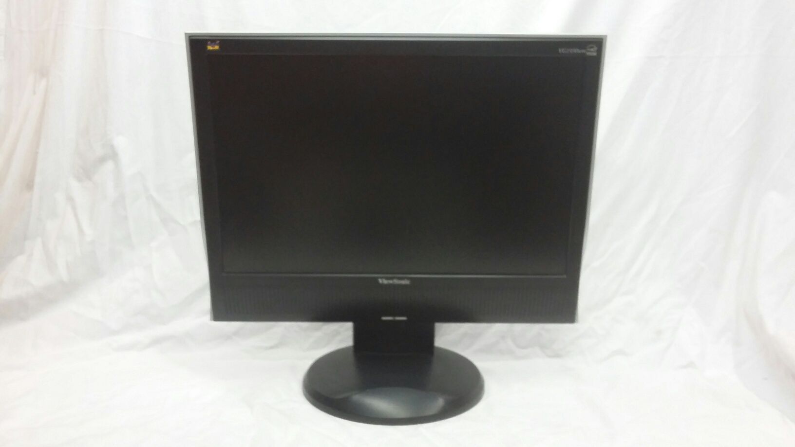 Монитор ViewSonic VG730M и Монитор ViewSonic VG1930WM