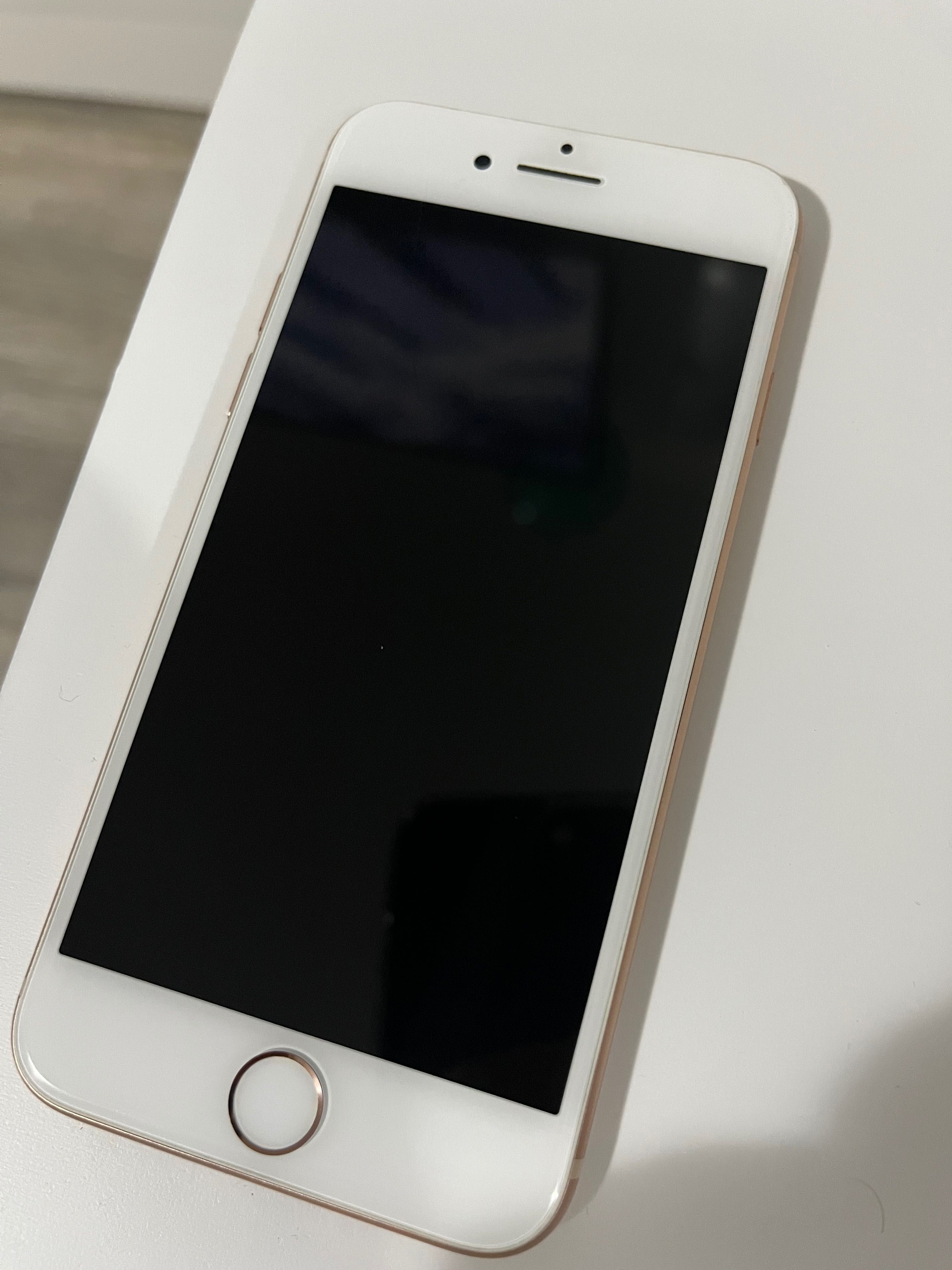 Смартфон Apple iPhone 8, 128GB, Gold