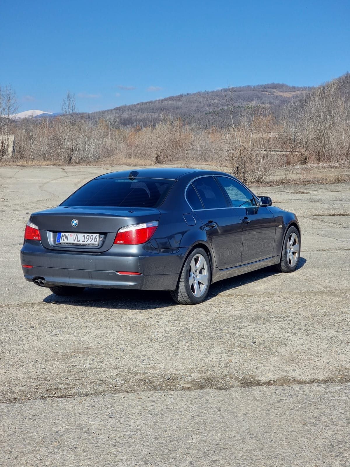 vând BMW  e60 530d