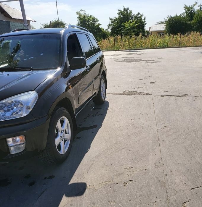 Vând sau schimb Toyota RAV4