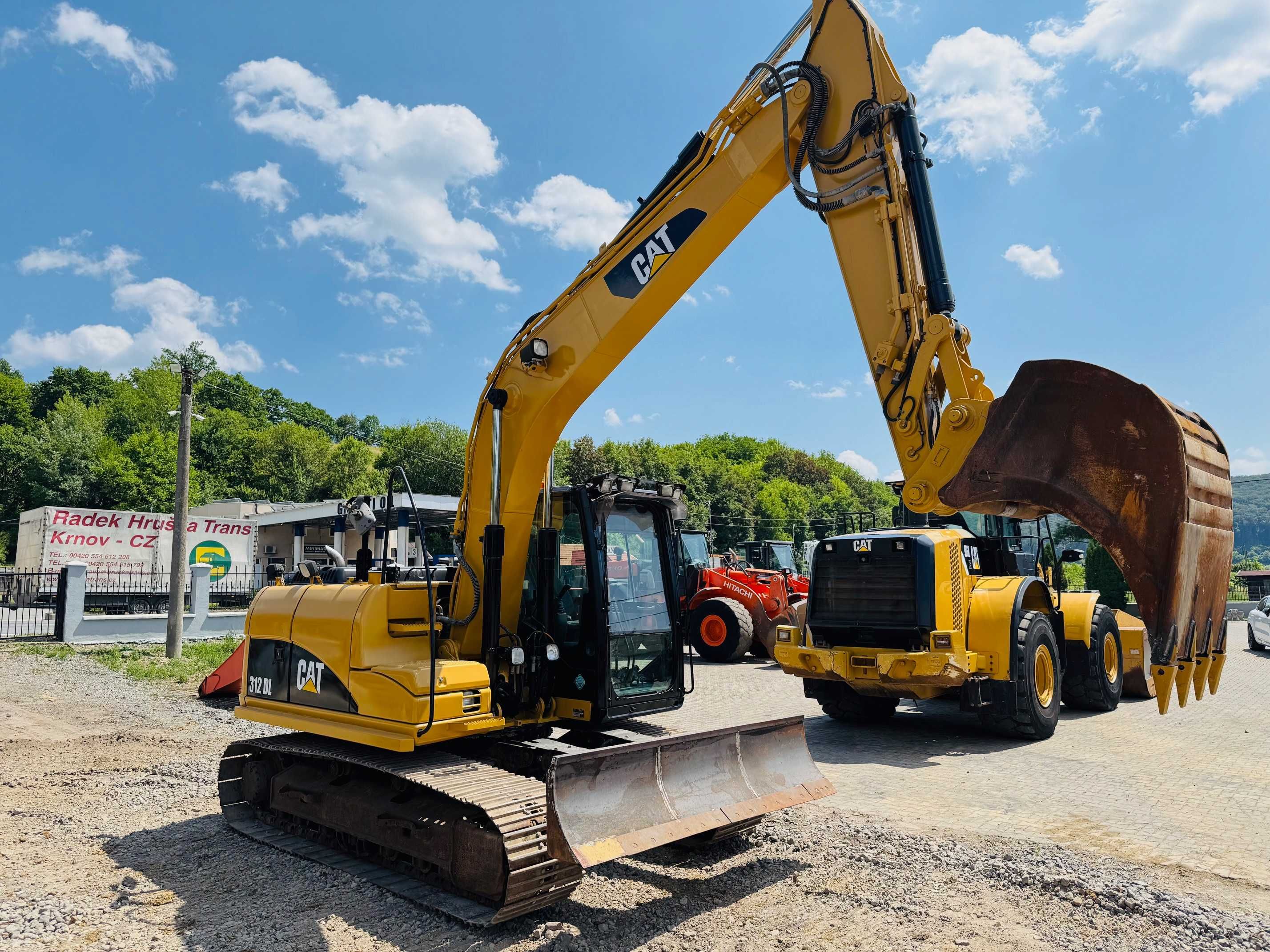 Excavator pe senile cu lama CAT 312 DL, an 2011, 17 tone, 9.400h, TOP!