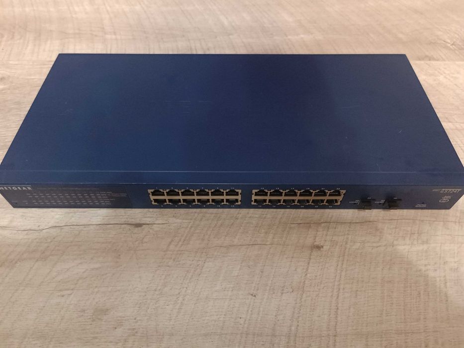 Switch Netgear GS724Tv4 — 24 RJ45 + 2 SFP Ports Smart Switch