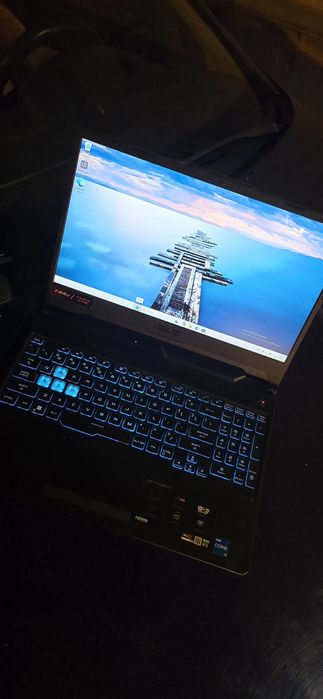 Pachet Gaming Complet – Laptop ASUS TUF F15 + Tastatură + Căști