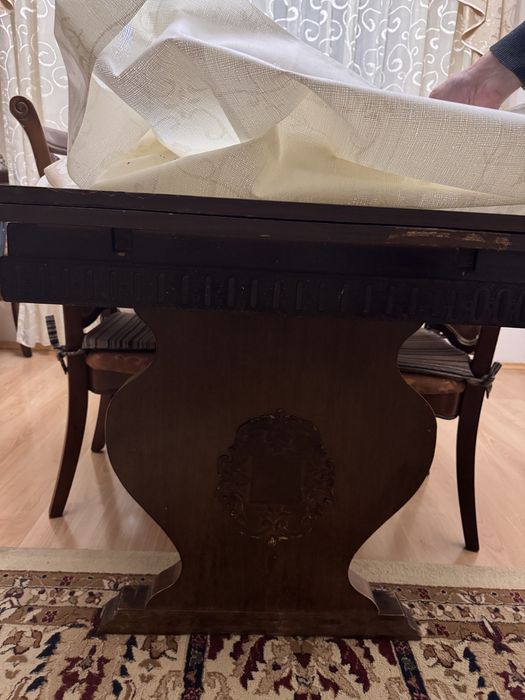 Гостевой стол, в среднем состоянии, дерево)