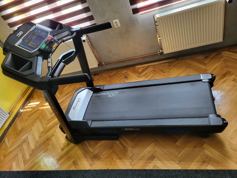 Bandă alergare Nautilus T626 - Puțin Folosită