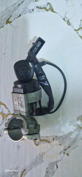 Продам замок зажигания Лада Приора гранта