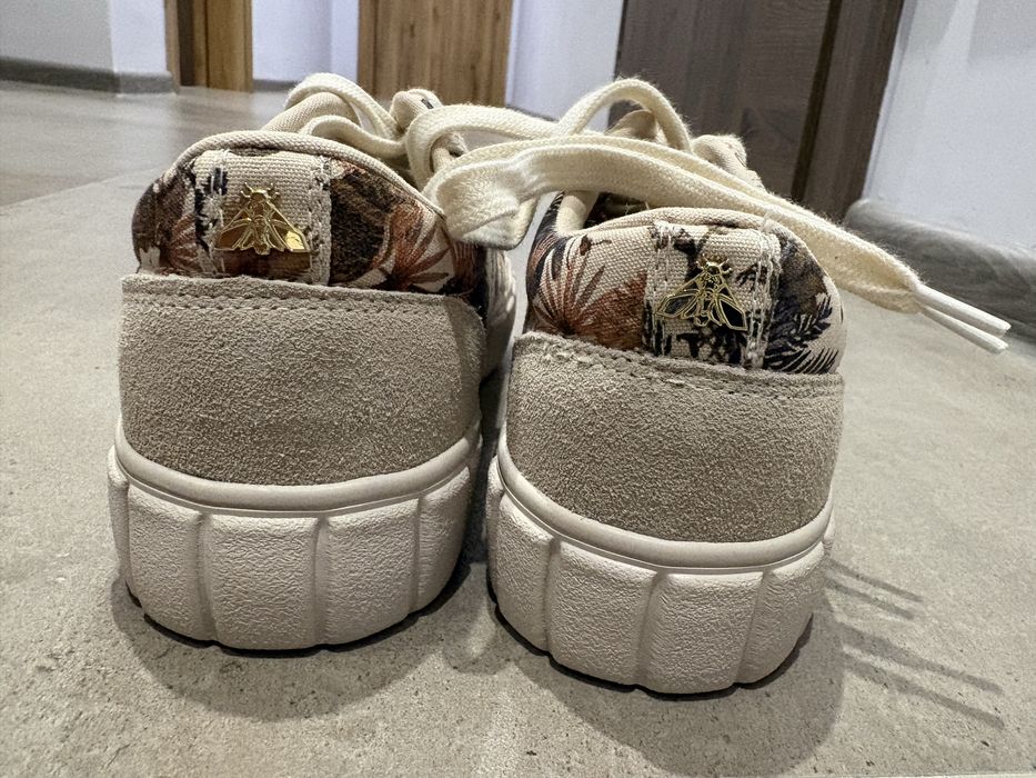 Нови обувки Medicine