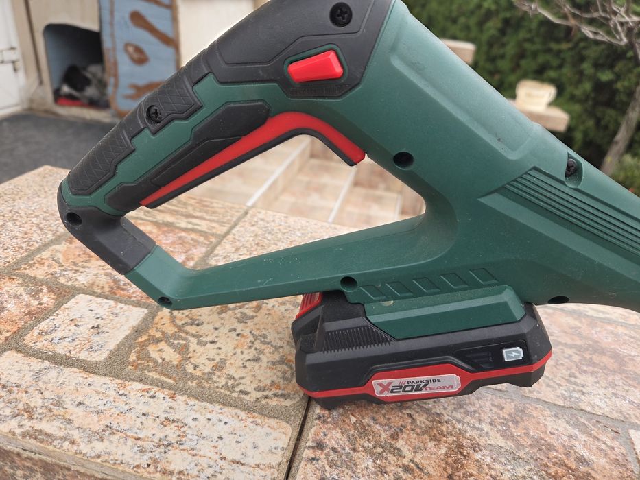 Акумолаторен тример Parkside