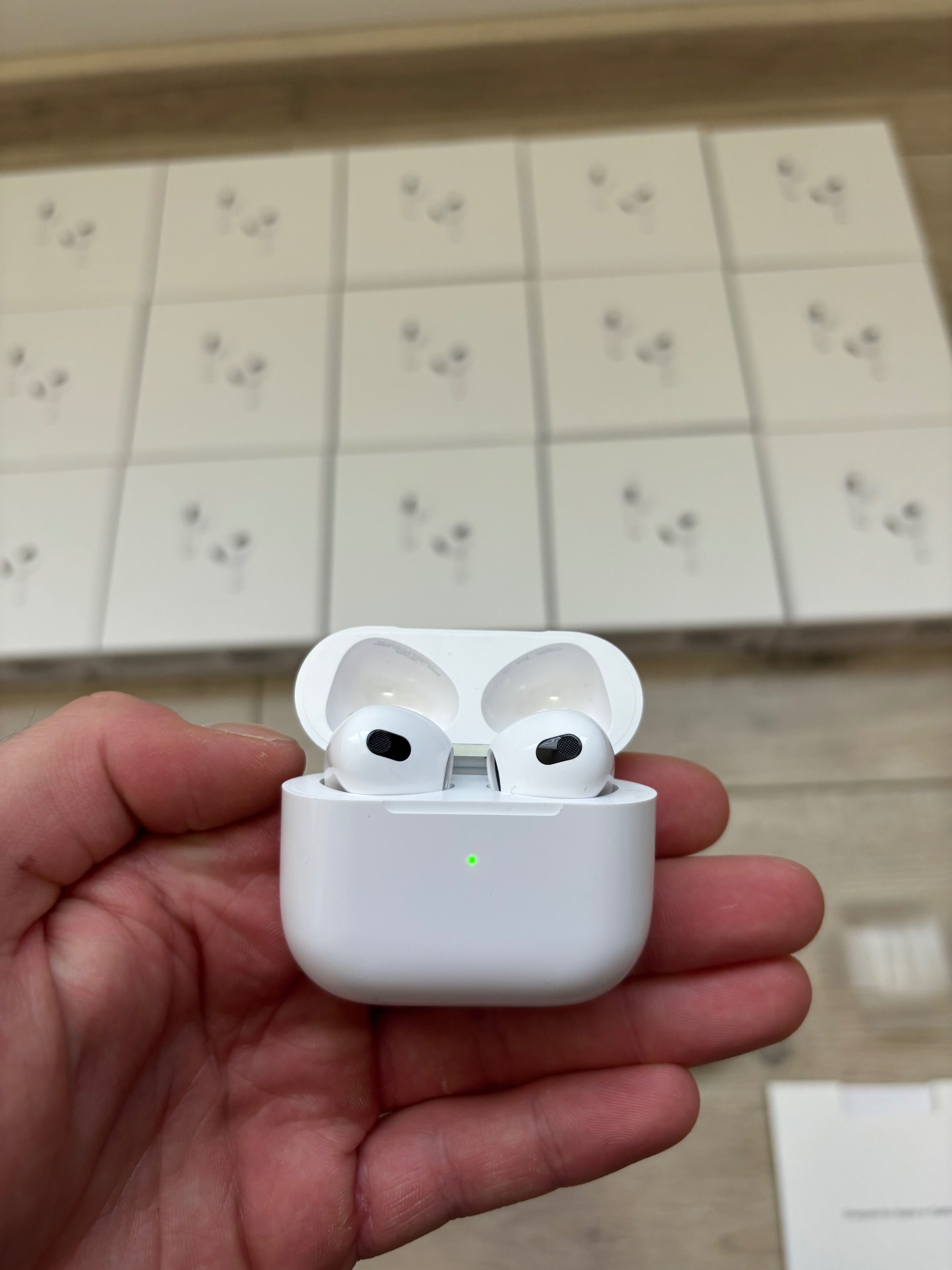 Apple Airpods 3rd Generation / Airpods 3 - безжични слушалки