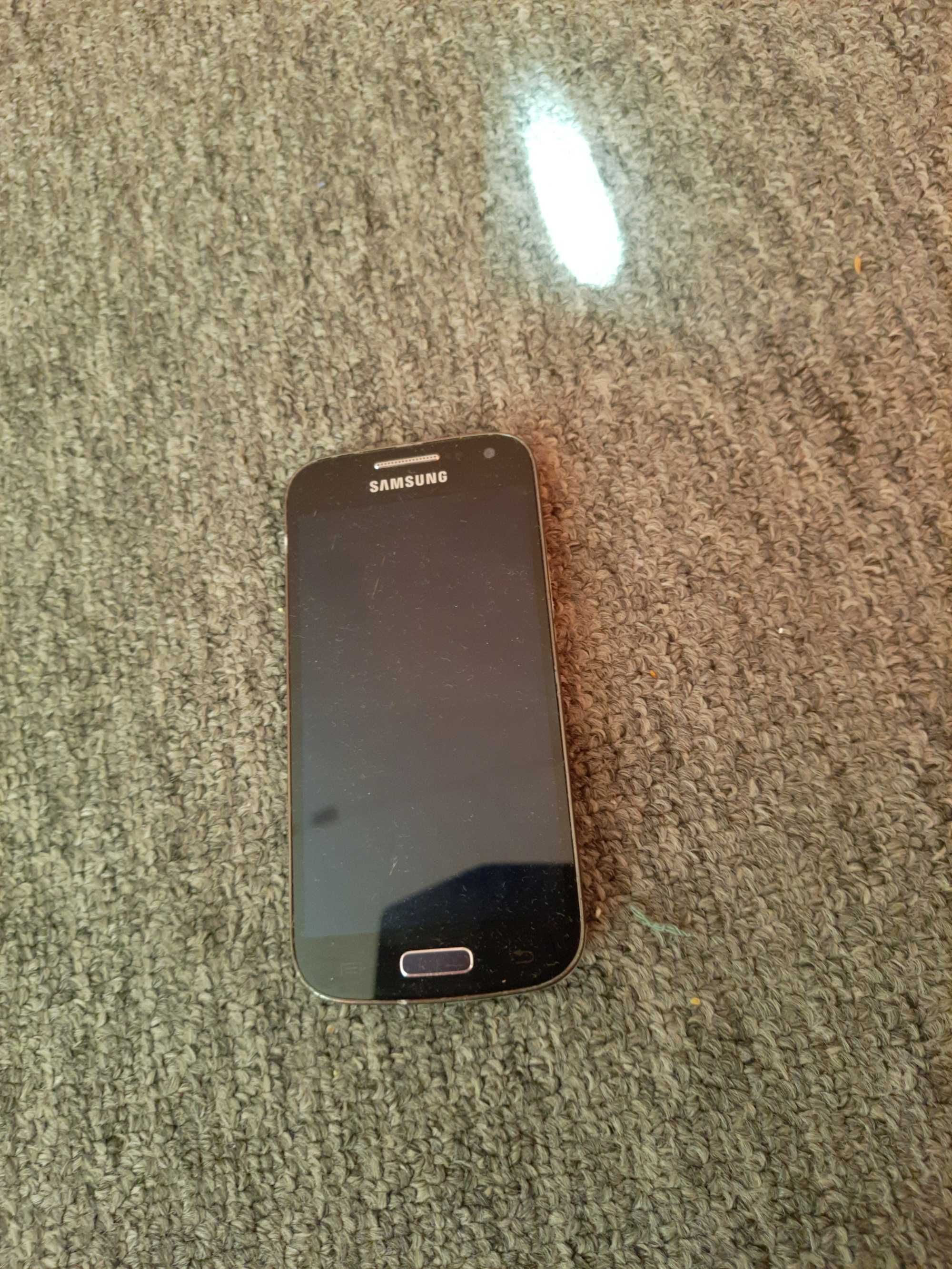 Телефон samsung S4 mini