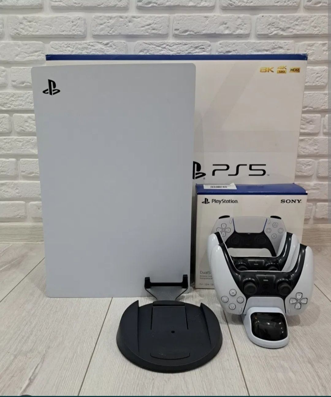 Продам ps 5 с двумя геймпадами