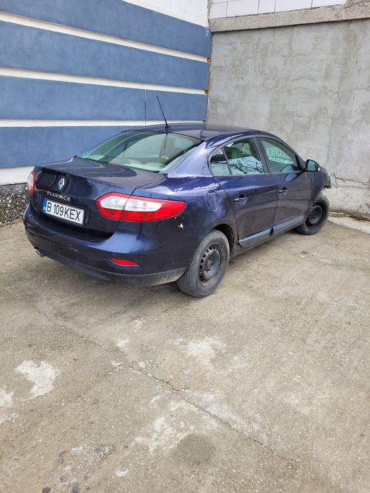Renault fluence  pentru piese sau reparație