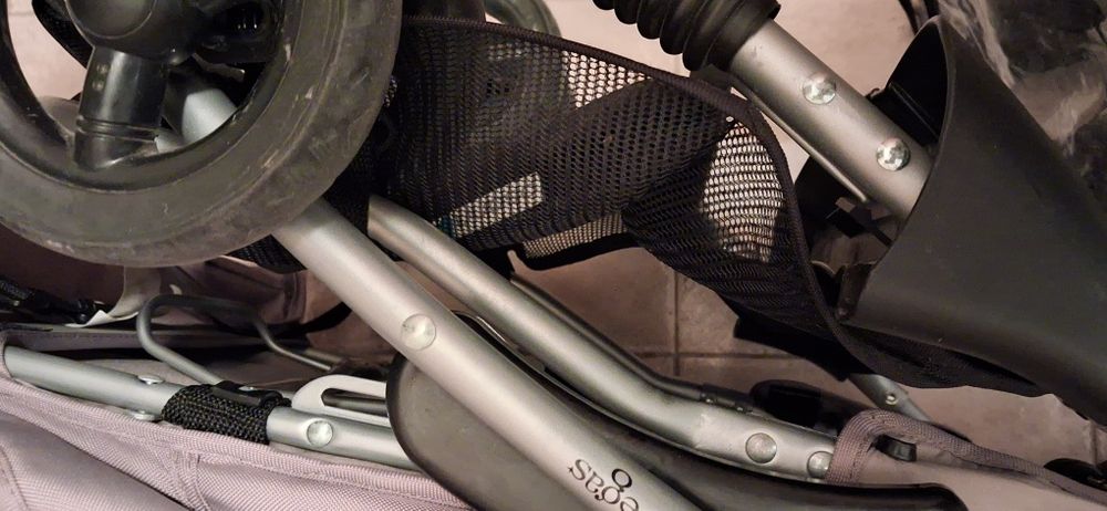 Функционална количка Vegas – с легнало положение, дъждобран и лесно сг