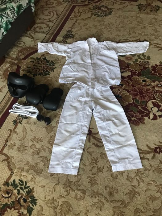 Перчатки шлем бинты кимоно