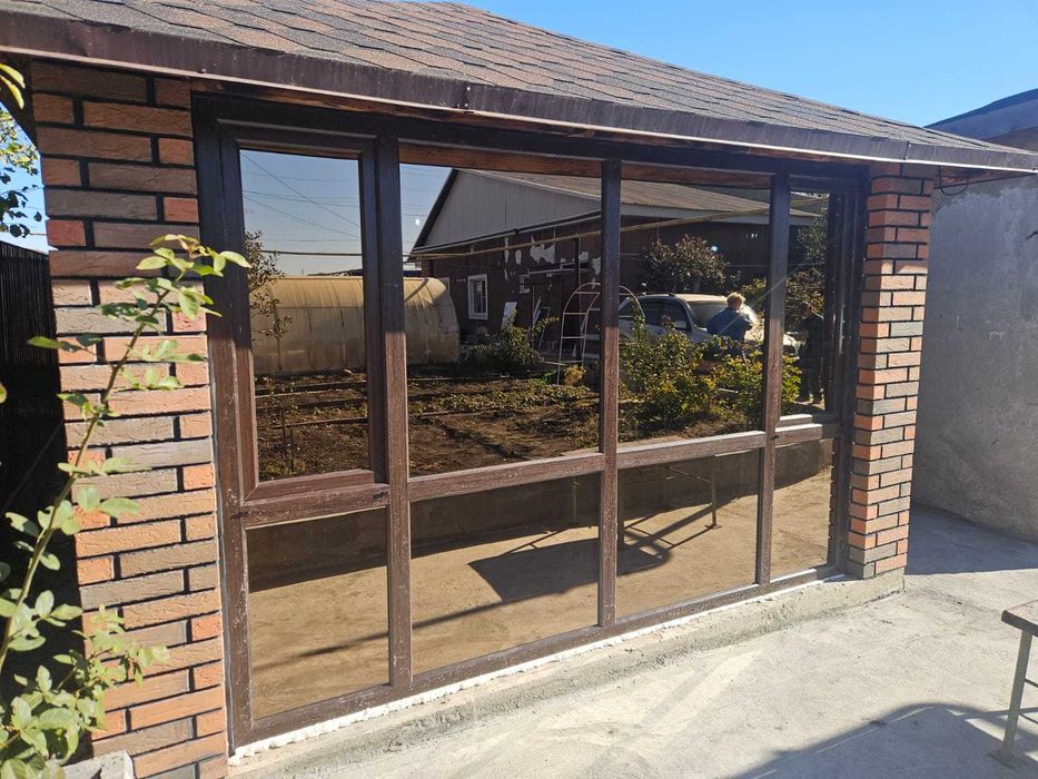 ОПИСАНИЕ
Изготовление и установка: пластиковых окон,дверей