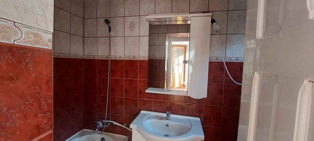 Inchiriez CASA Odobești centru