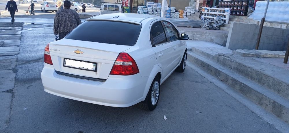 Nexia 3 sotiladi.abmen cobalt aftamat.