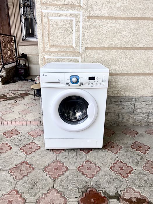 Продам стиральную машинку LG рабочая 100%