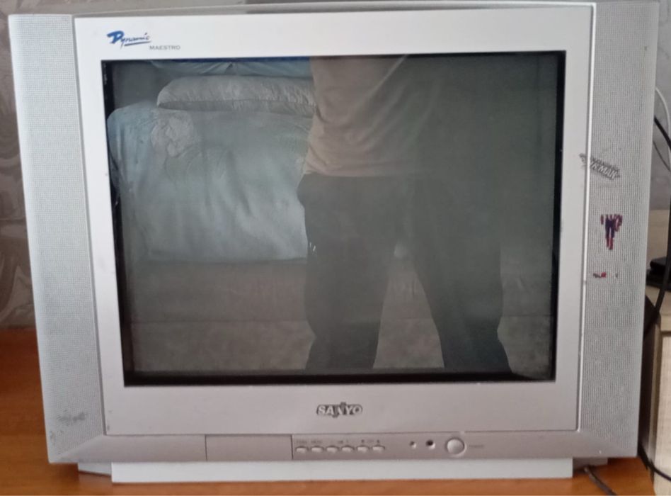 Телевизор 5000 б/ у в хорошем состоянии