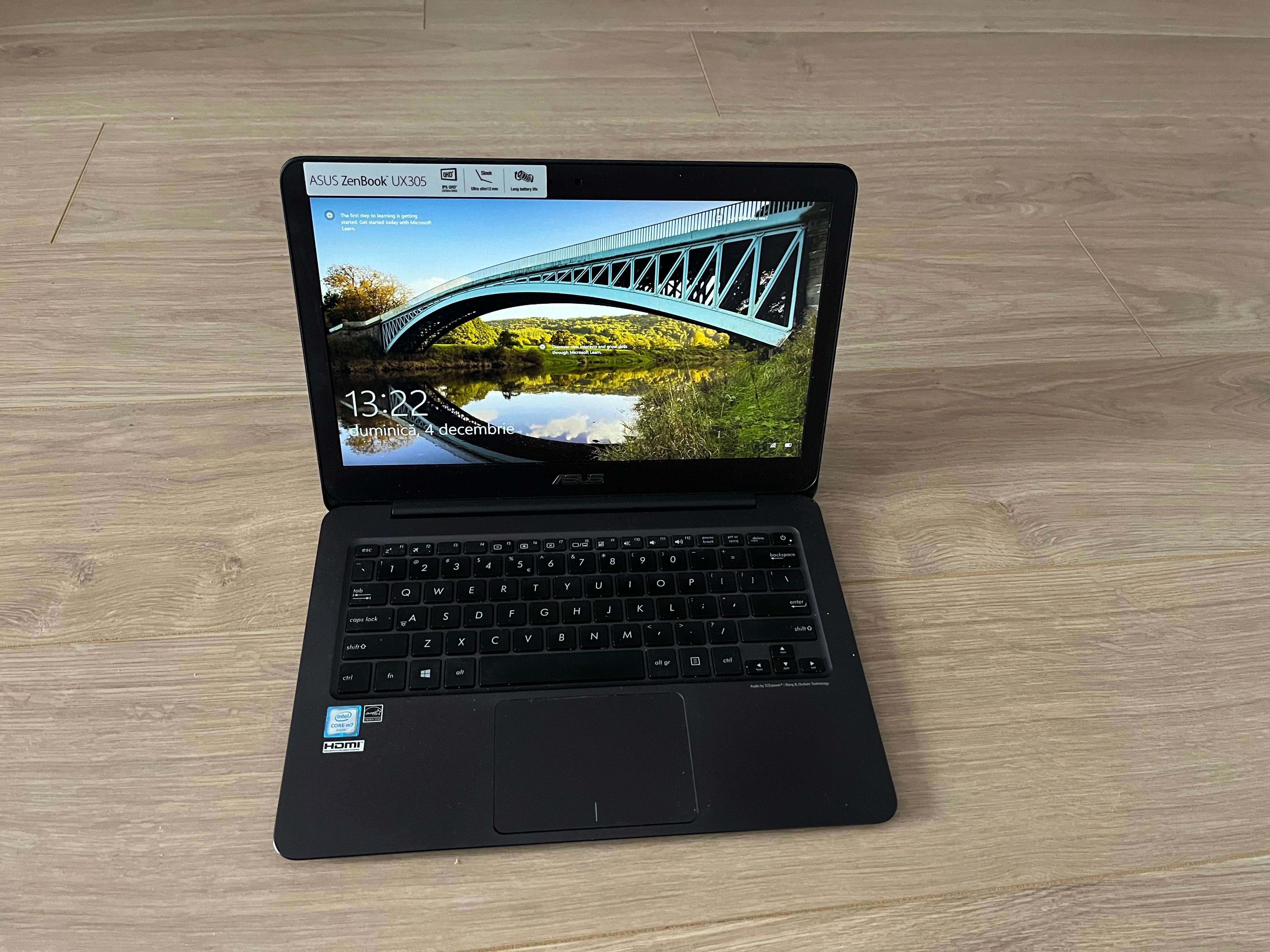 Laptop Asus ZenBook UX305C