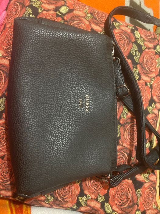 Дамска чанта Guess