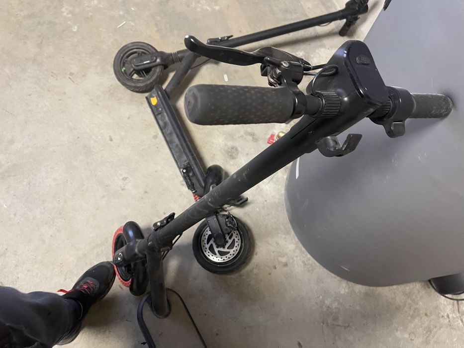 Vand doua trotinete electrice vortex de piese