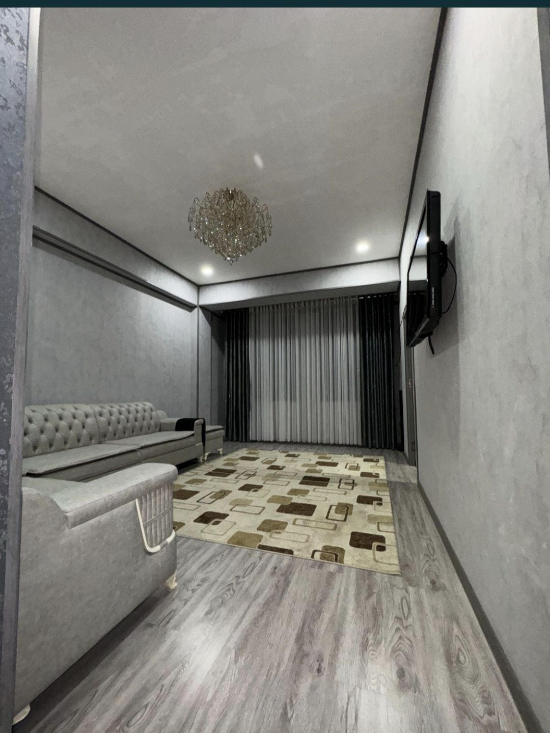 Qoraqamish 2/4 beruniy metro yaqin 500$