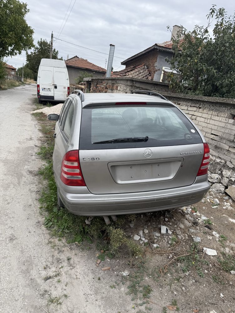 Продавам Mercedes C180 Kompressor 2003!