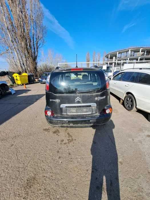 Dezmembrez Citroen C3 Picasso 1.6 Hdi 2009