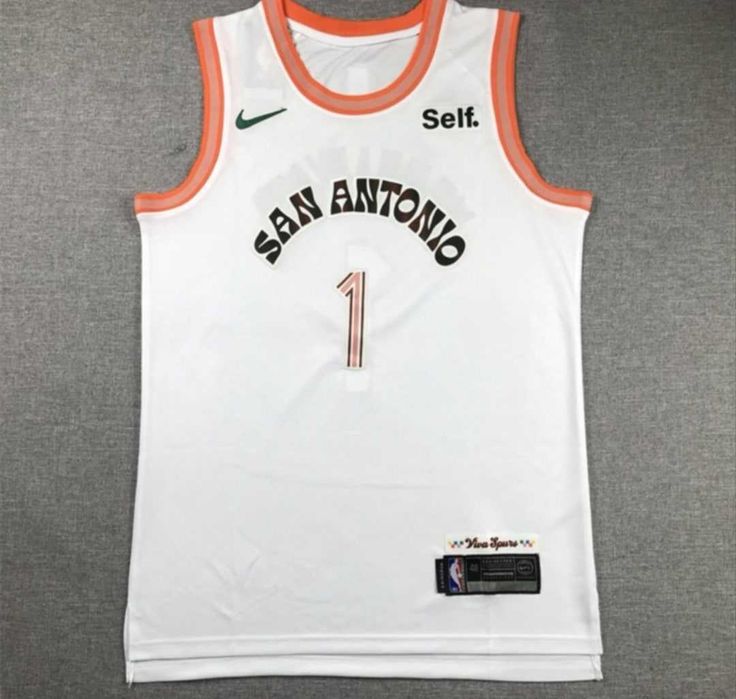 Maiouri de baschet cu Victor Wembanyama