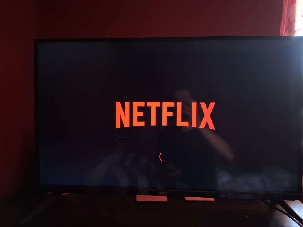 Vând smartTV kivi