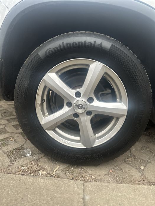 Зимни Гуми сДжанти 215/65 R16