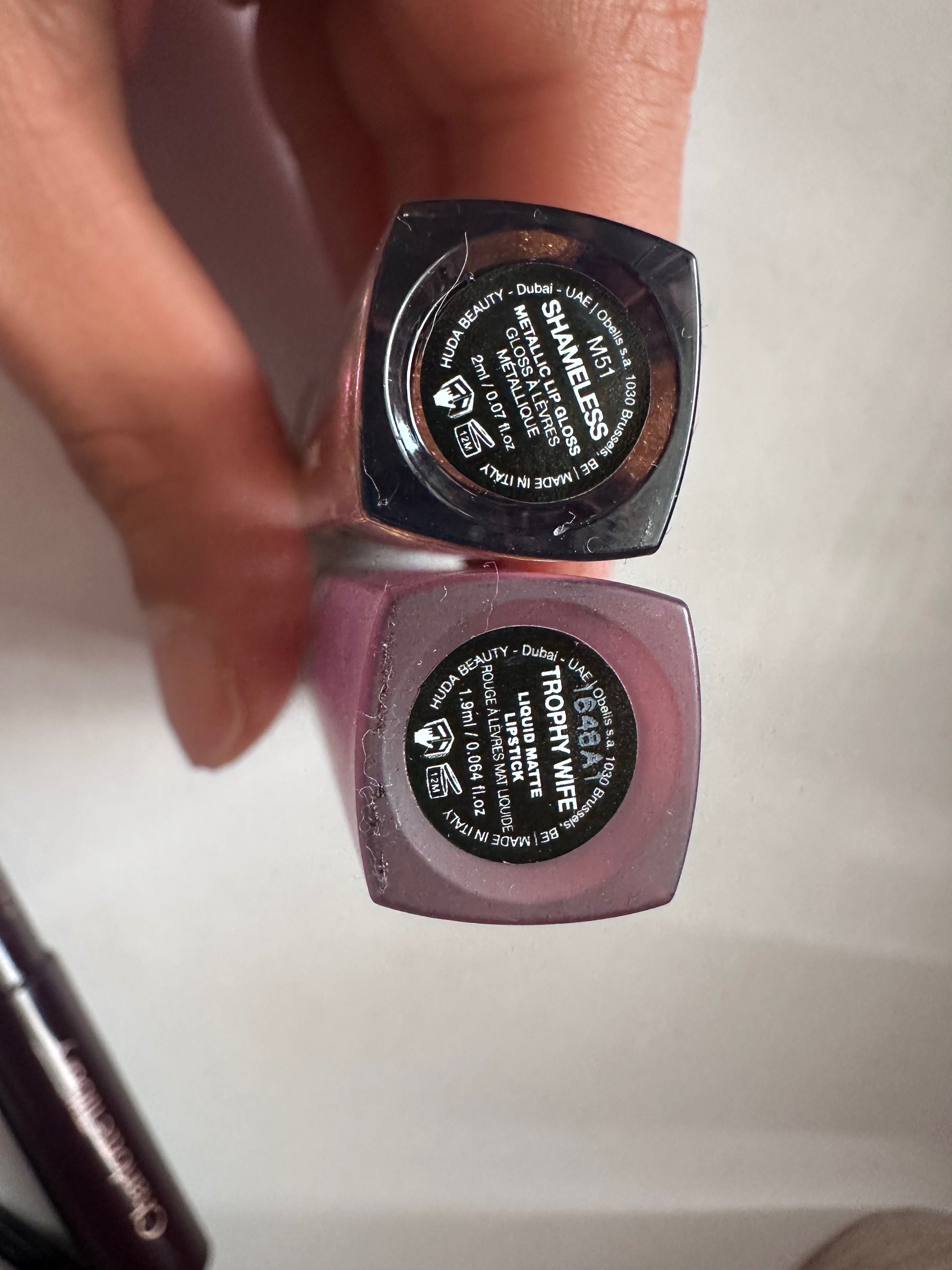 Козметика -  Huda Beauty, Charlotte Tilbury, Kerastase, Natasha Denona