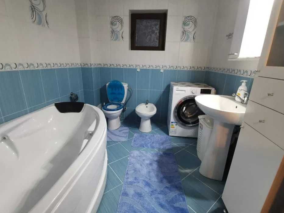 Apartament 4 camere de inchiriat