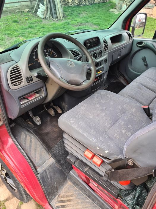 Vând Mercedes sprinter