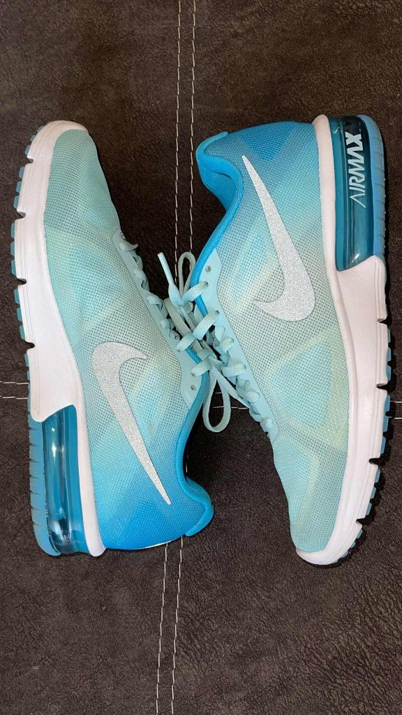 Страхотни маратонки Nike Air Max