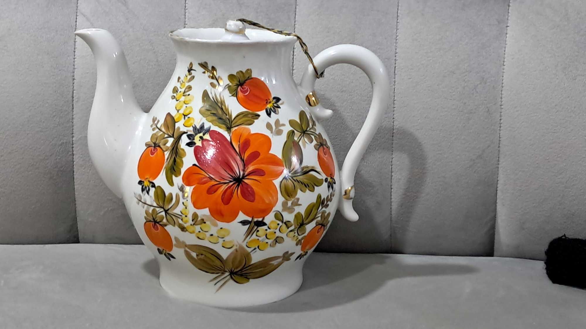 Большой Фарфоровый чайник. Расписной