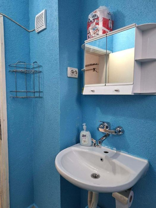 Етаж от къща, под наем, с. Железница