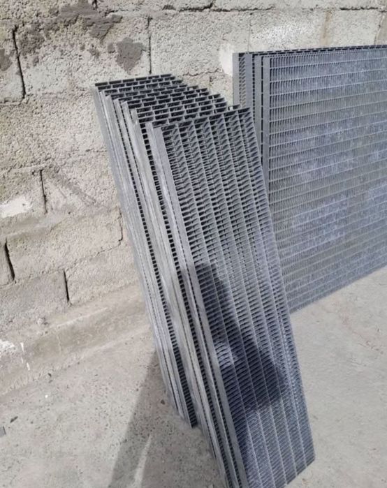 Vindem grătare zincată orice dimensiune trepte orice dimensiune doreșt