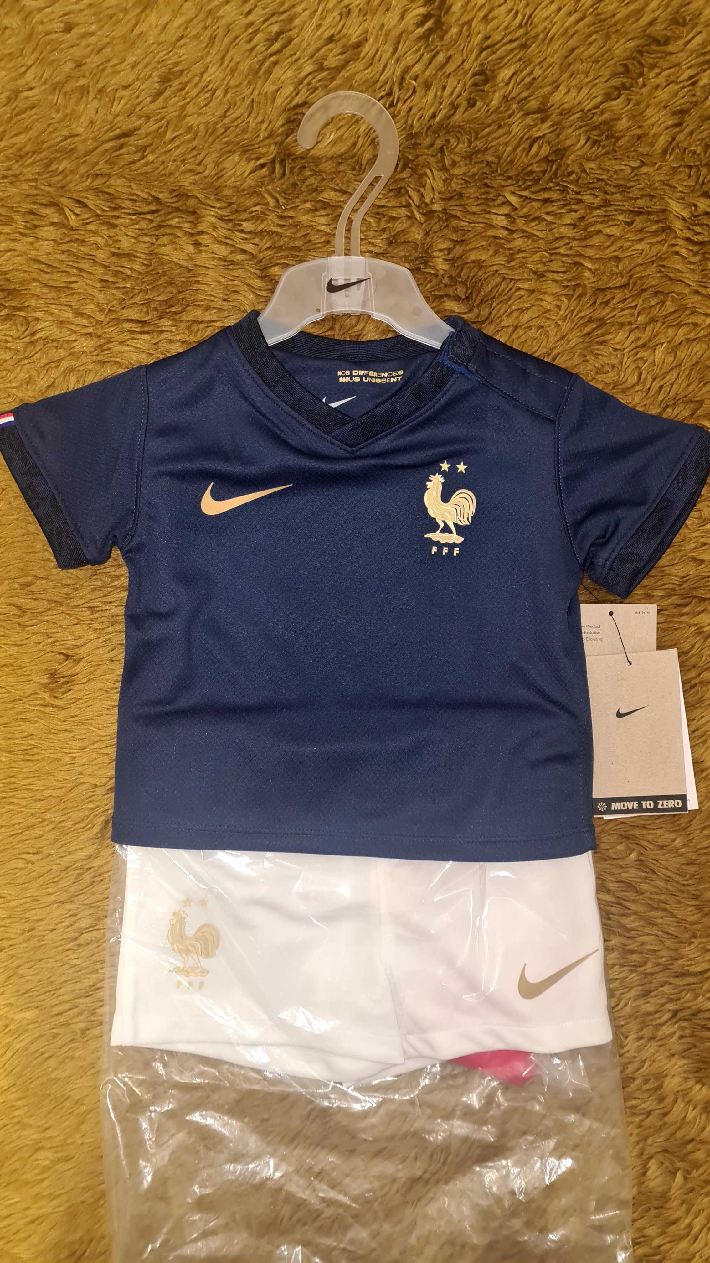 Франция футболен екип Nike (6-9месеца,70-75см)