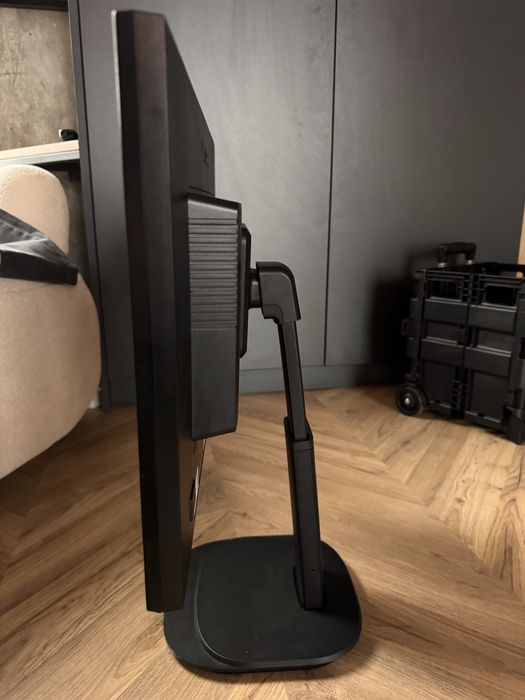 Monitor led ViewSonic 24” full Hd reglabil pe inaltime / office ideal