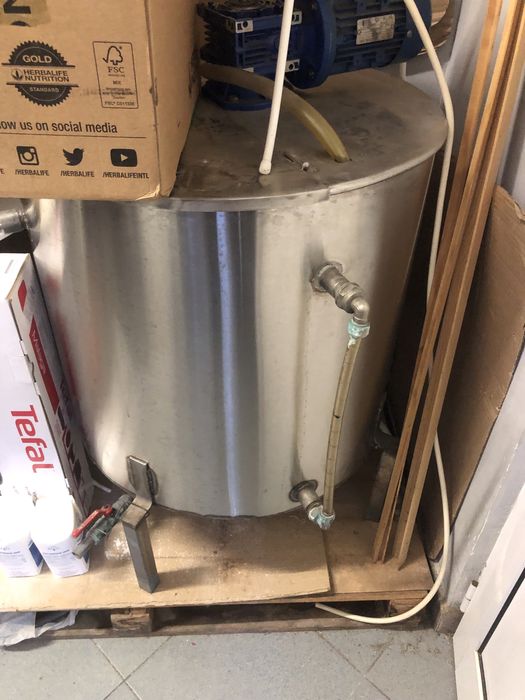 Казан с бъркалка неръждаем.