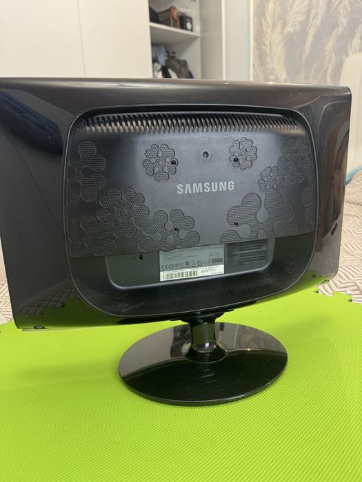 Монитор компьютерный