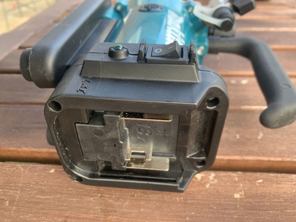 Makita DVP 180 / акумулаторна вакум помпа за климатици