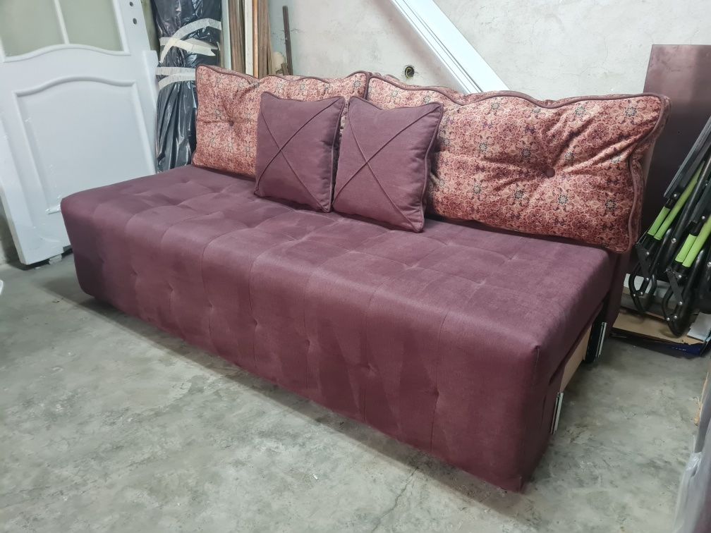 Триместен диван 240см