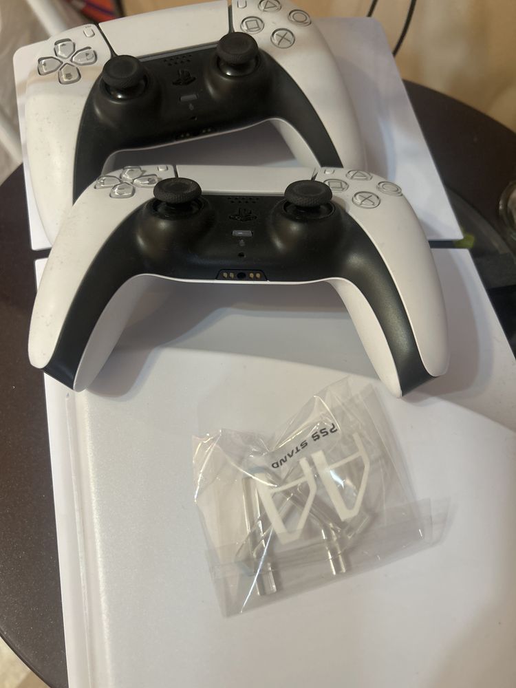 Продам Play Station 5