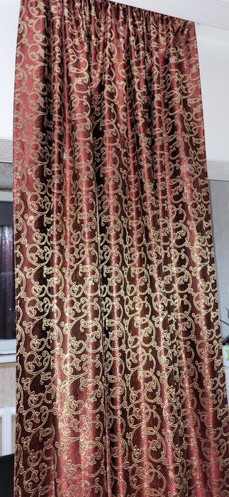 Продам шторы 2 штуки по 2 метра