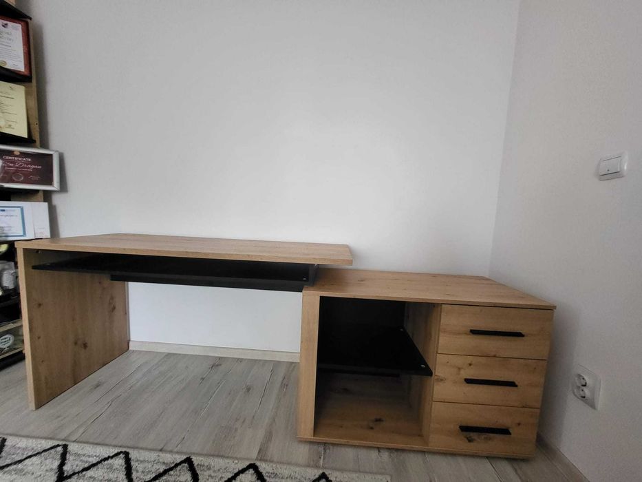 Birou pe colt Arhimed