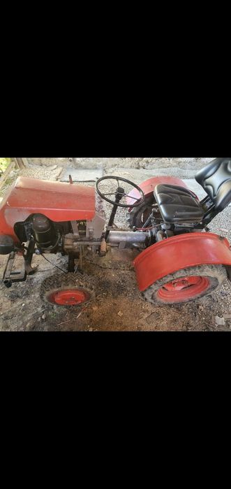 Vand Tractoras mic pentru gradina